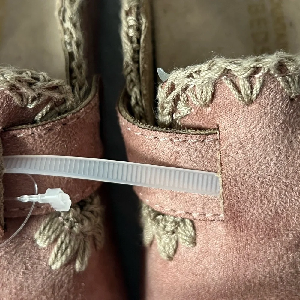 White Mountain Footbed Pink Suede Shoes with Embroidery, Size 11, NWOT‎
